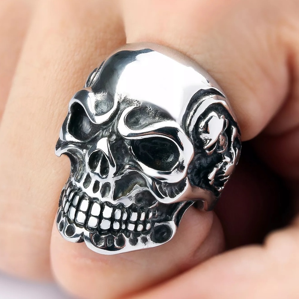 Cool Stainless Steel Skull Ring! - Picture 1 of 14